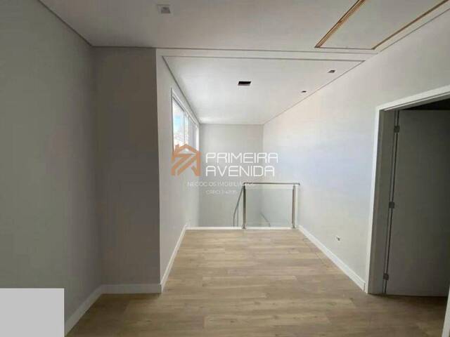 Casa para Venda em São José dos Campos - 5