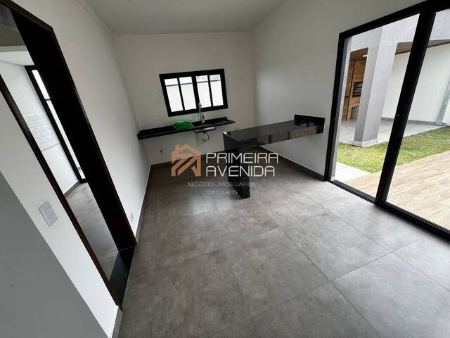 Casa para Venda em São José dos Campos - 4
