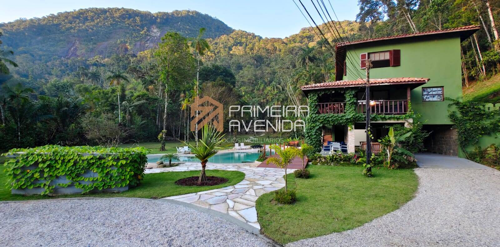 Linda casa em área cinematográfica próximo das melhores praias de Ubatuba.