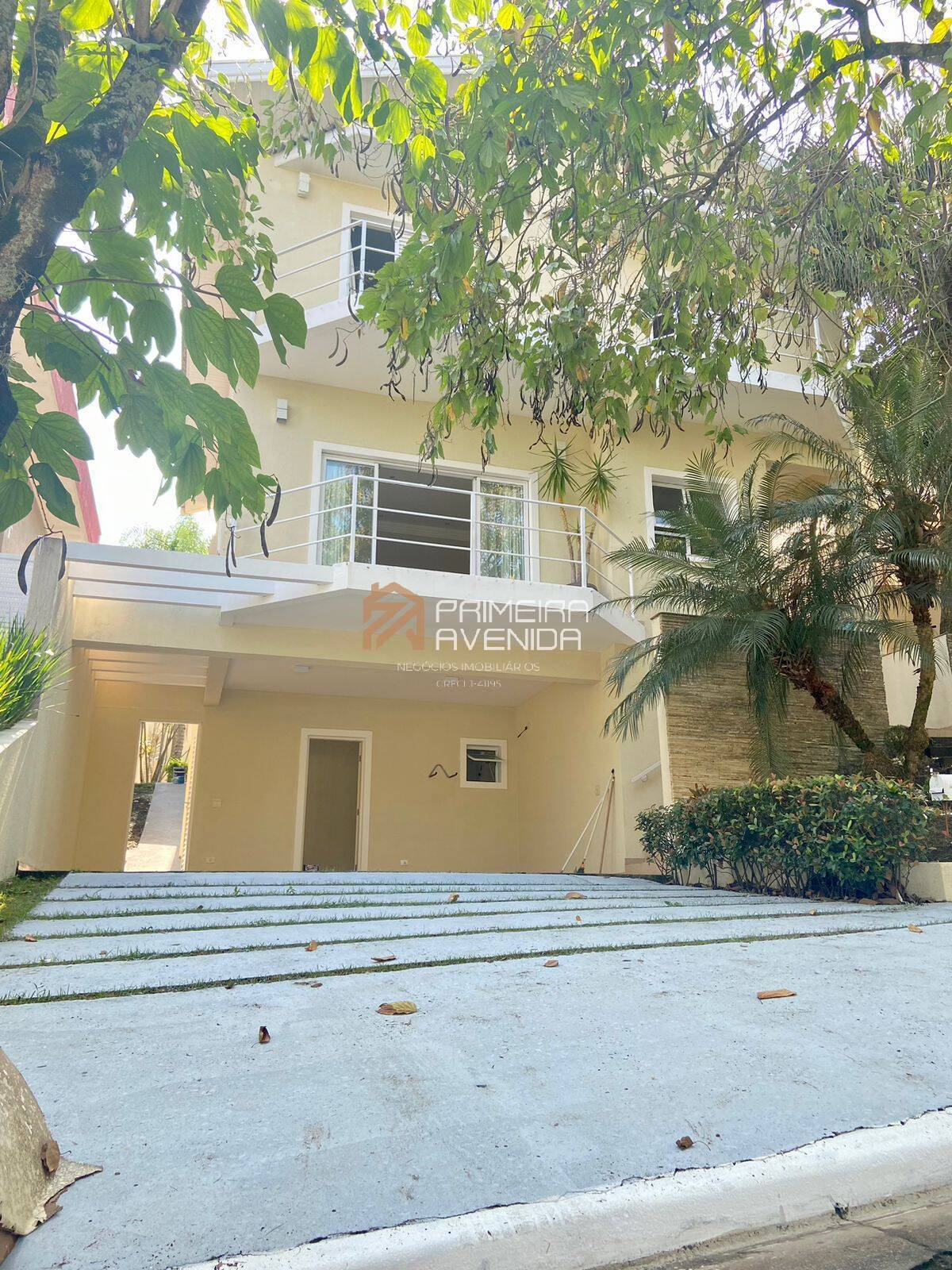 Sobrado 360m²- 4 dorms/2 suítes- Cond. Altos da Serra II