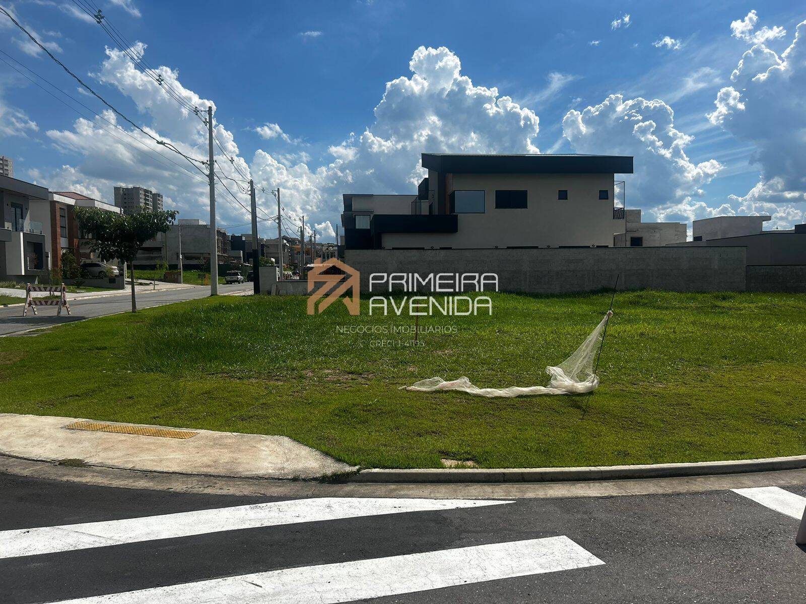 Excelente Terreno plano com 680m² no condomínio Vivante - Urbanova