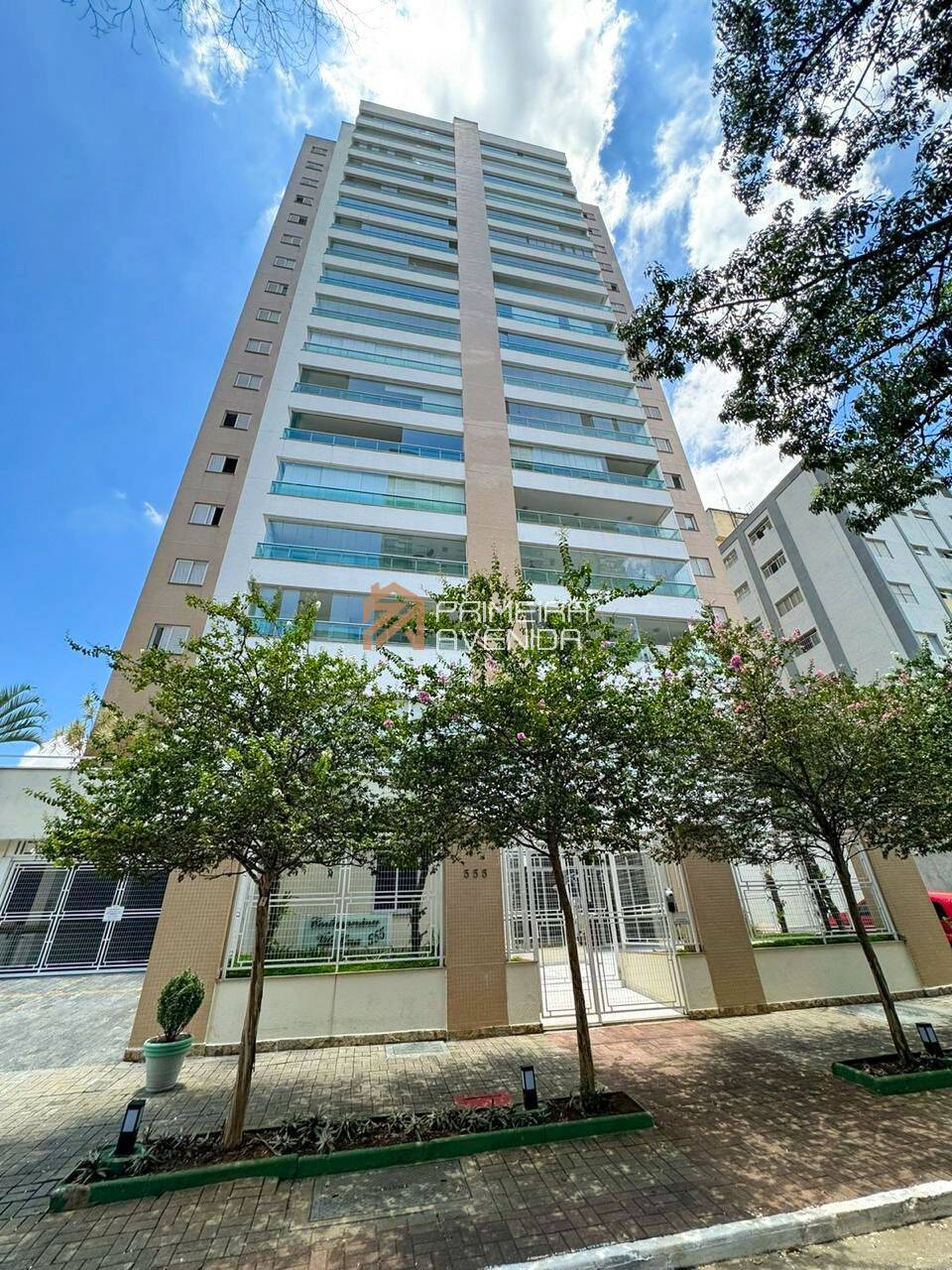 Apartamento à venda com 3 quartos, 110m² - Foto 1