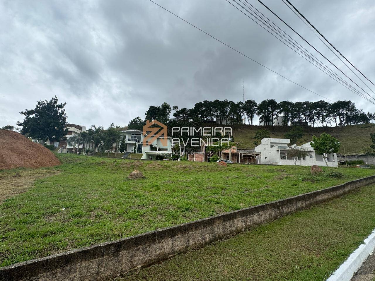 Terreno de 1021m² - Condomínio Jardim Terras de Santa Helena - Jacareí