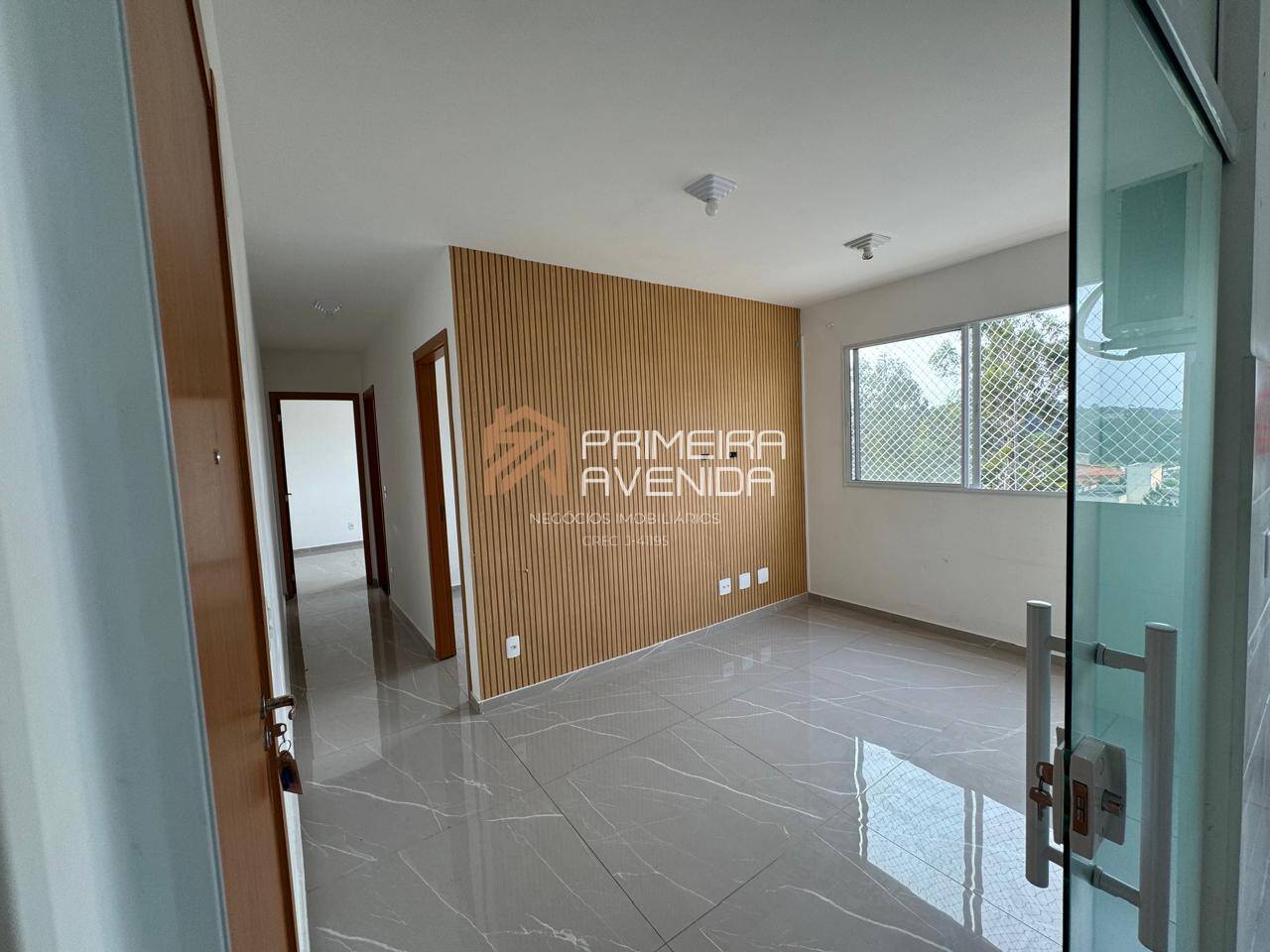 Apartamento de 2 dormitórios, elevador e segurança 24 horas