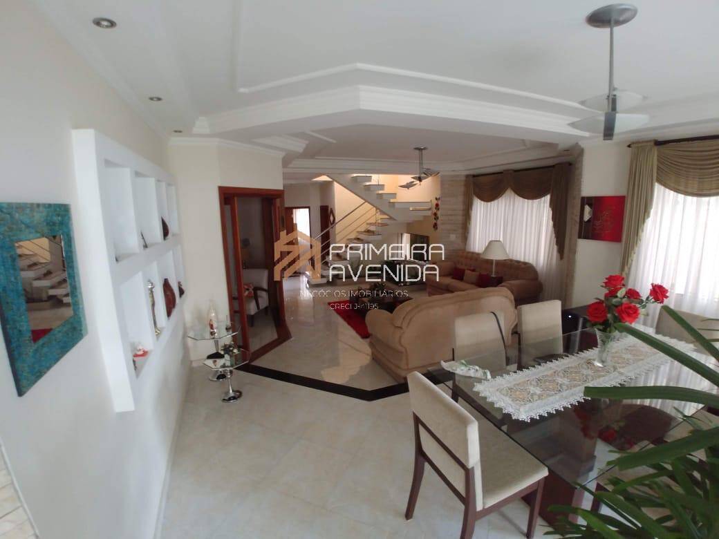 Sobrado 340m² - 4 dorms sendo 3 suítes - Cond. Villas de Santana - Jacareí