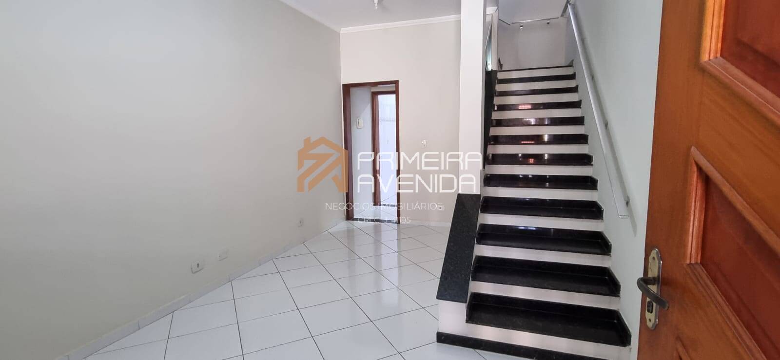 Sobrado de 120m² - 4 dorms./ 2 suíte - 2 vagas - Bosque dos Eucaliptos
