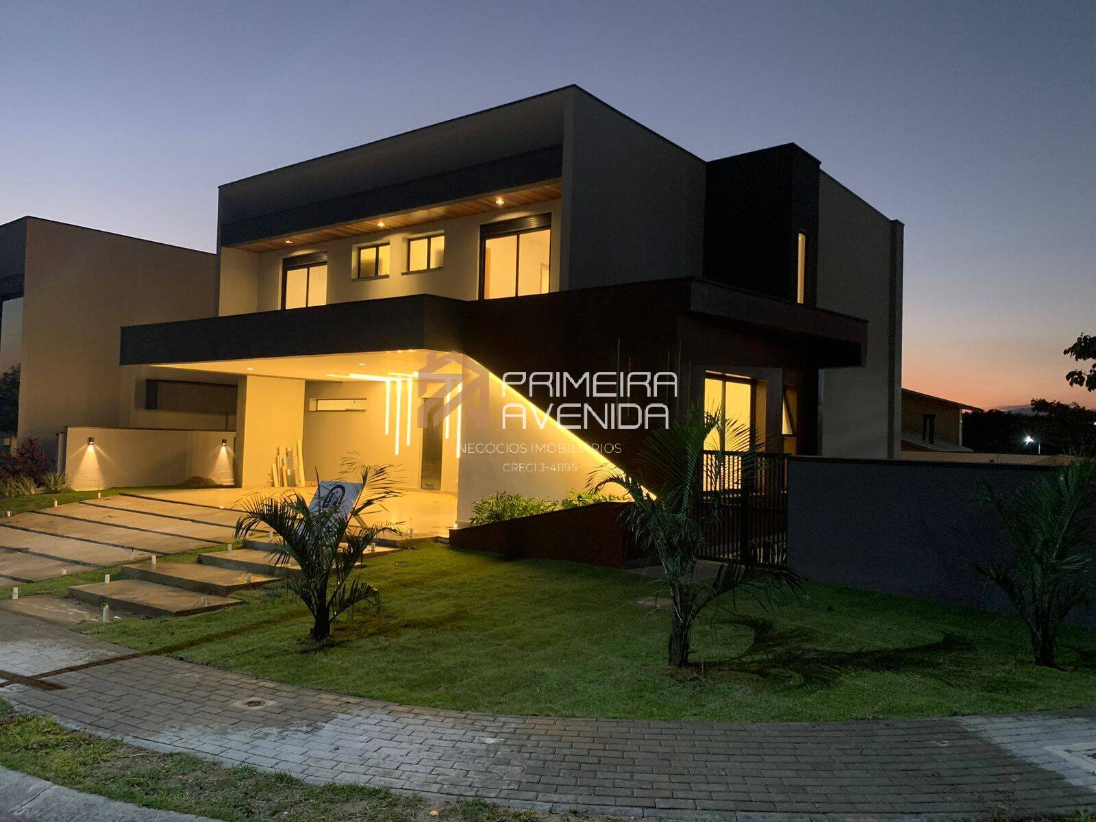 Sobrado novo 400m² com 5 suítes - Urbanova - Colinas do Paratehy Norte