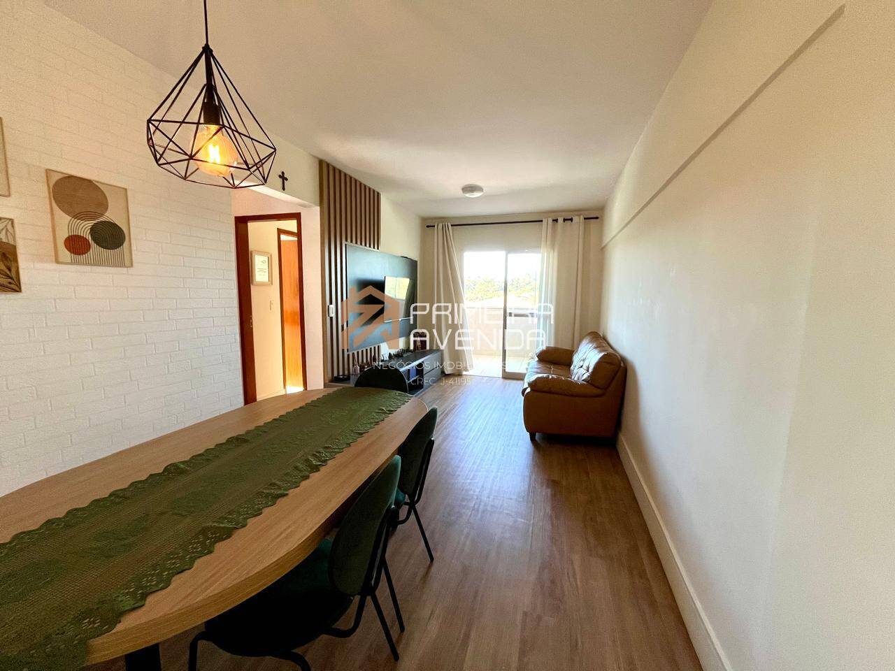 Apartamento 65m² - 2 dorm./ 1 suíte - 2 vagas - Reformado - Jardim Satélite