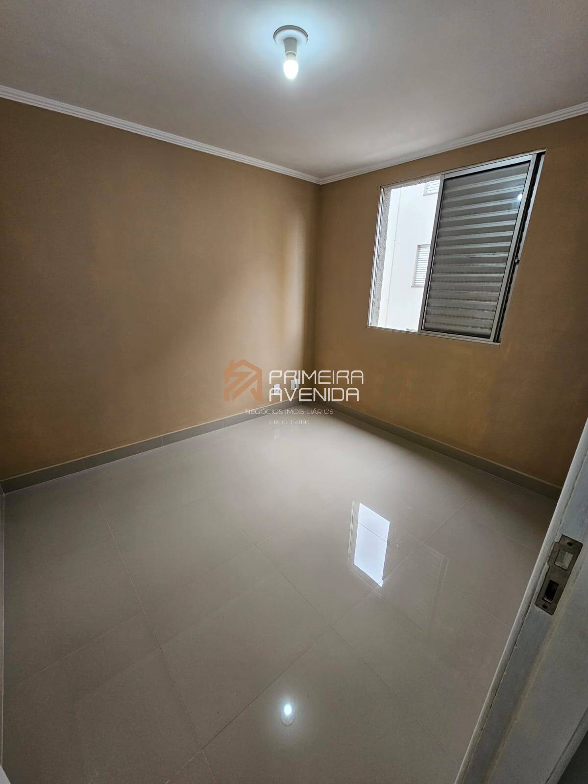 Apartamento para alugar com 2 quartos, 50m² - Foto 4