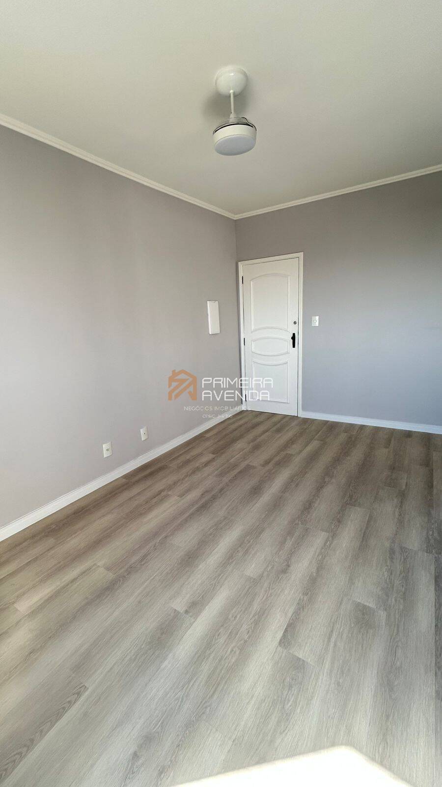 Aluguel 1 dorm c/ 2 vagas + planejados I vista e localização privilegiada!