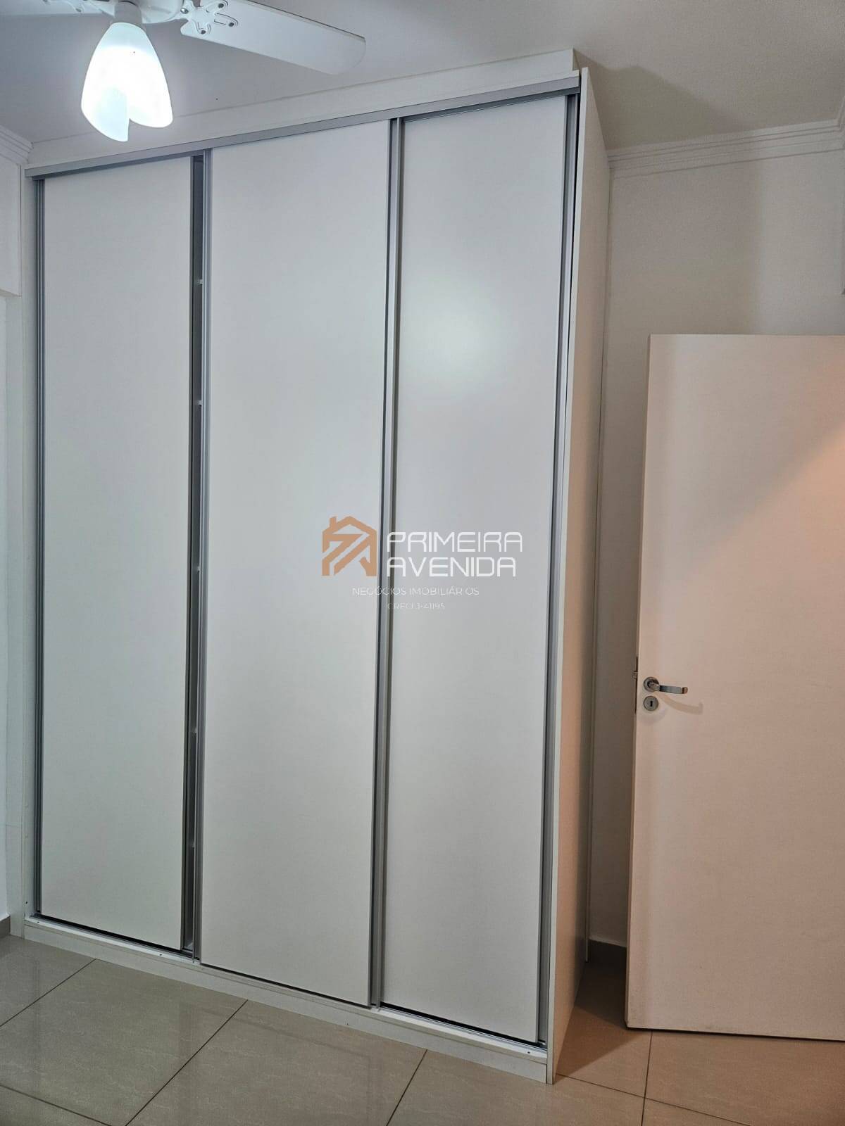 Apartamento para alugar com 3 quartos, 102m² - Foto 10