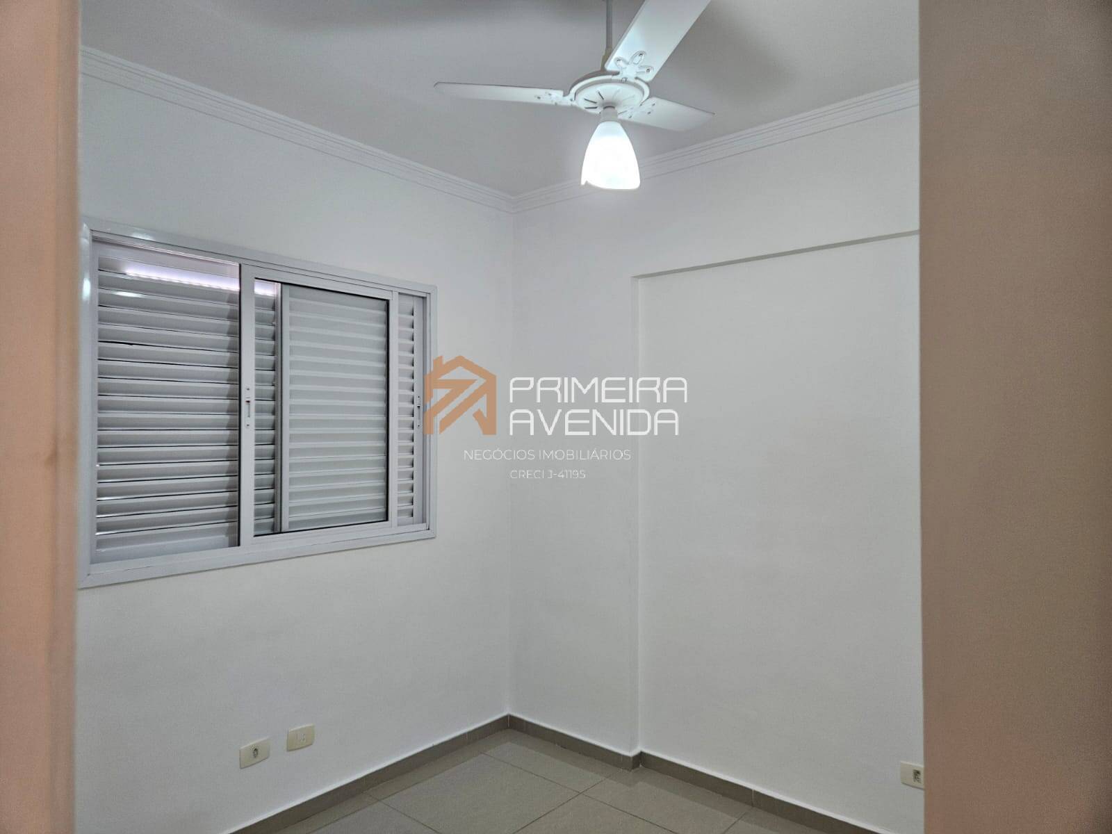 Apartamento para alugar com 3 quartos, 102m² - Foto 12
