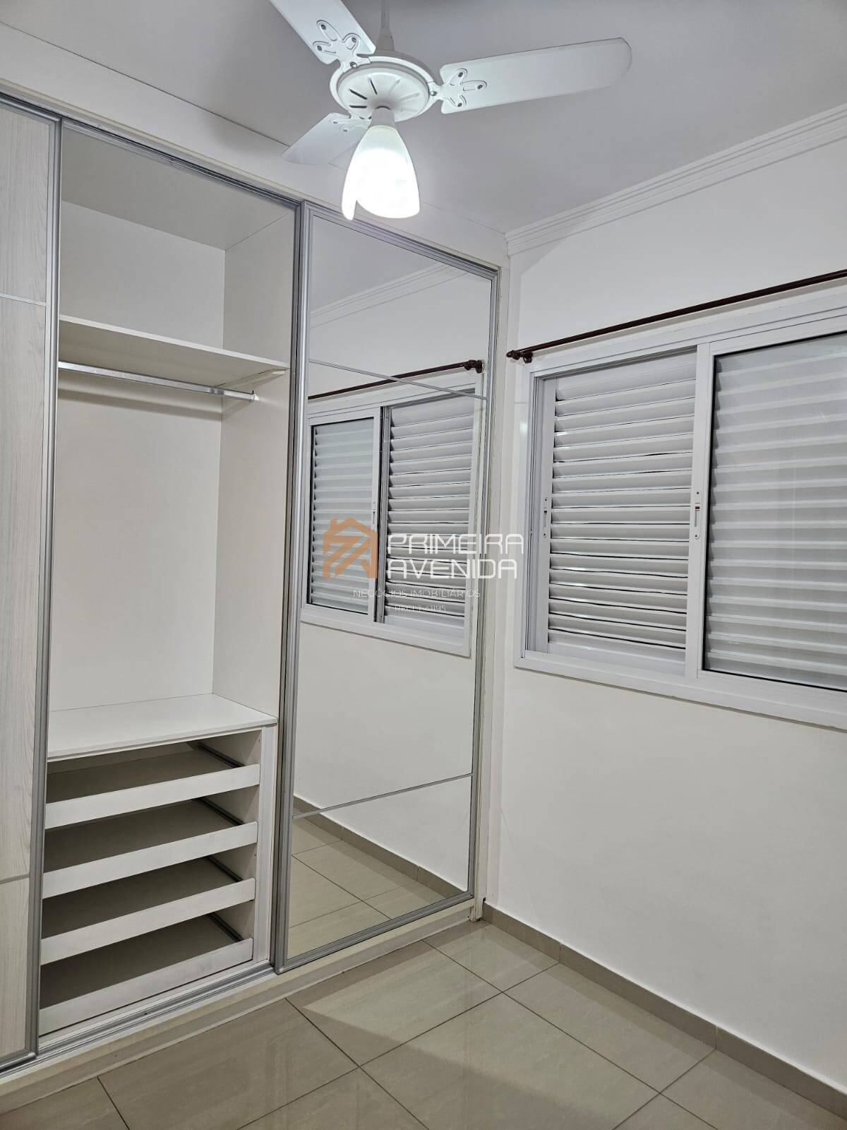Apartamento para alugar com 3 quartos, 102m² - Foto 17