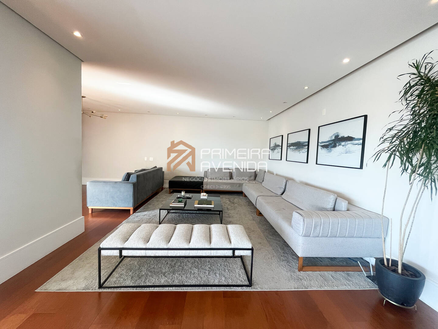Apartamento à venda com 3 quartos, 248m² - Foto 2