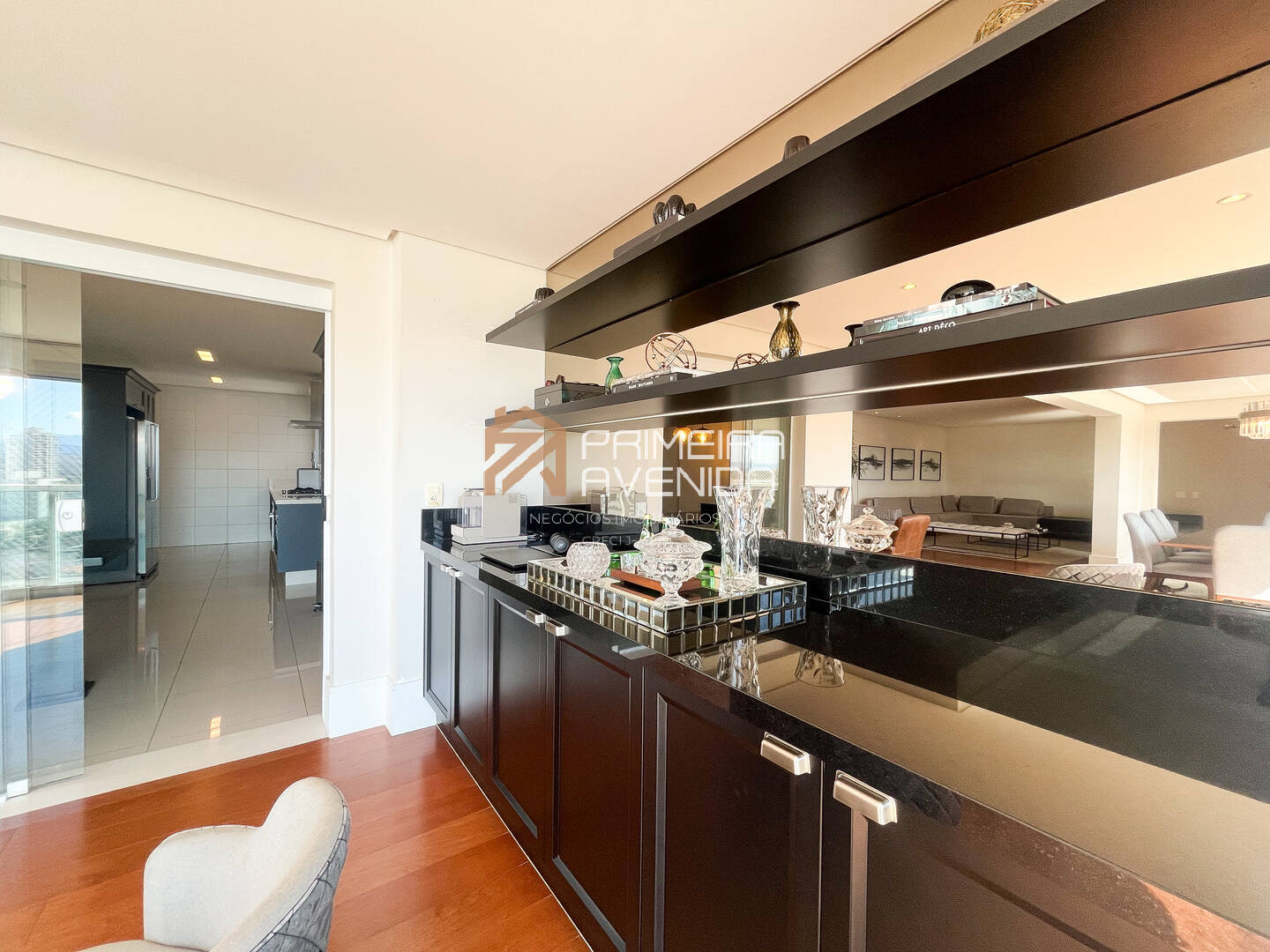 Apartamento à venda com 3 quartos, 248m² - Foto 4