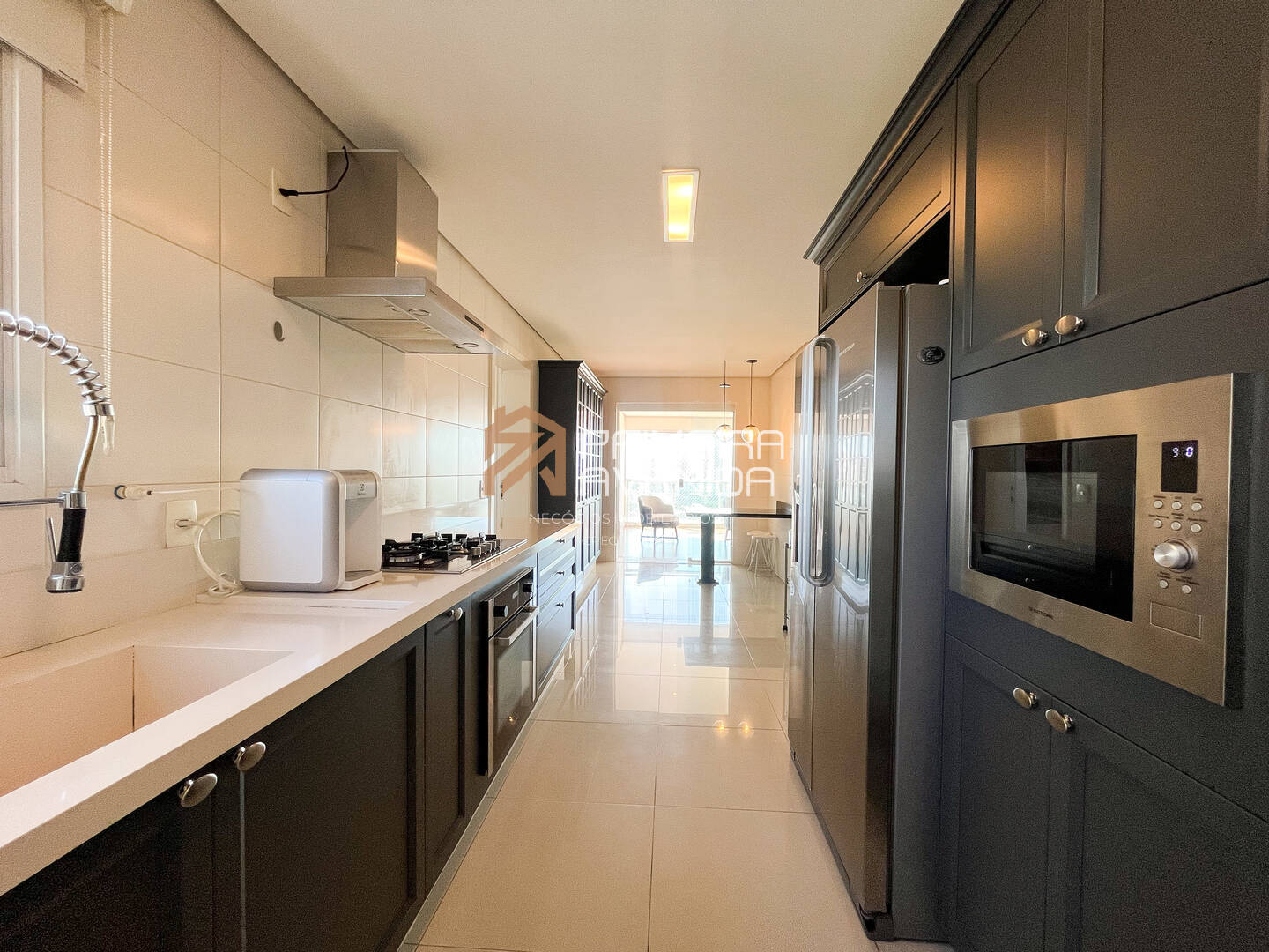 Apartamento à venda com 3 quartos, 248m² - Foto 11