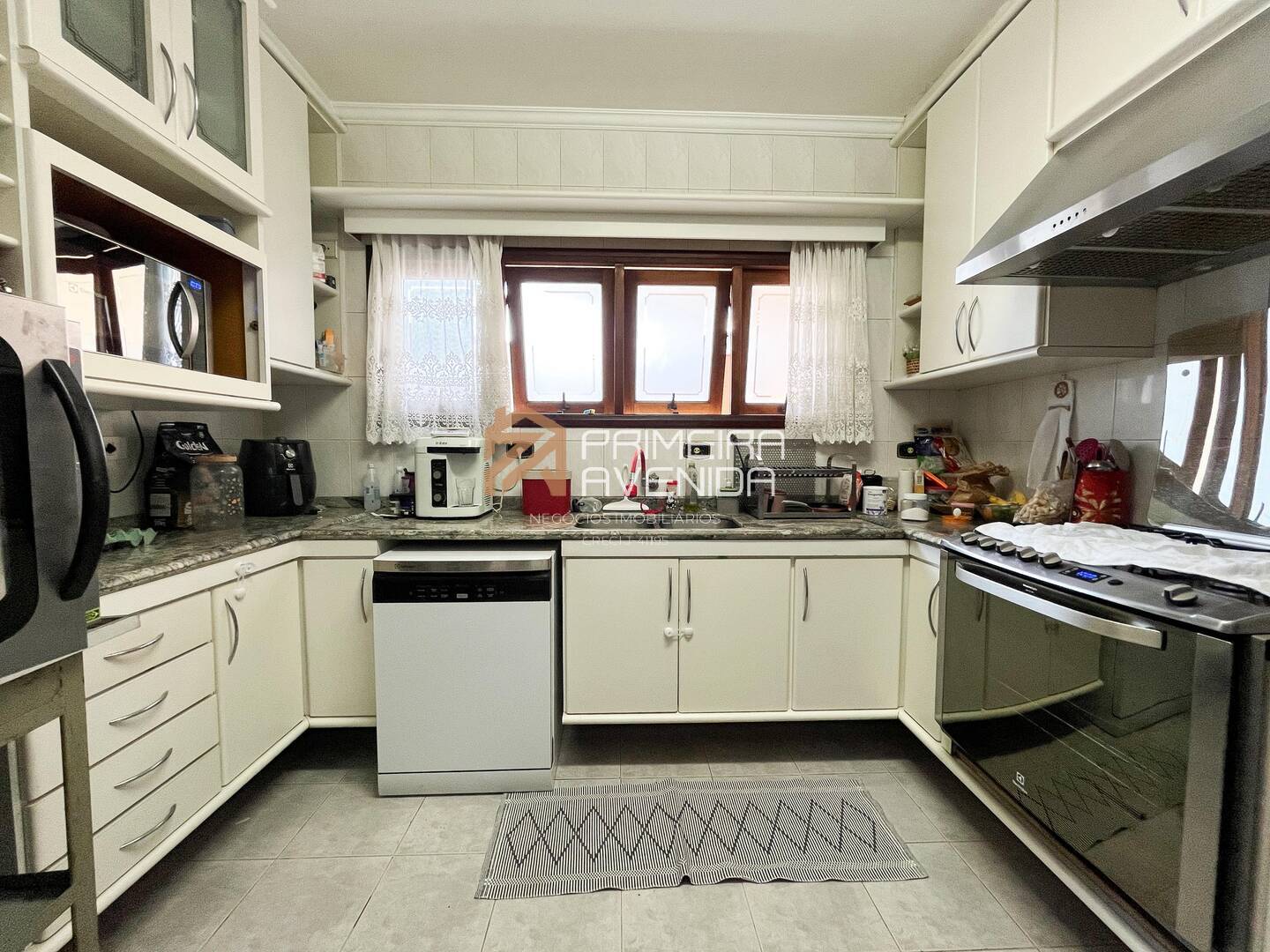 Casa à venda com 4 quartos, 340m² - Foto 4