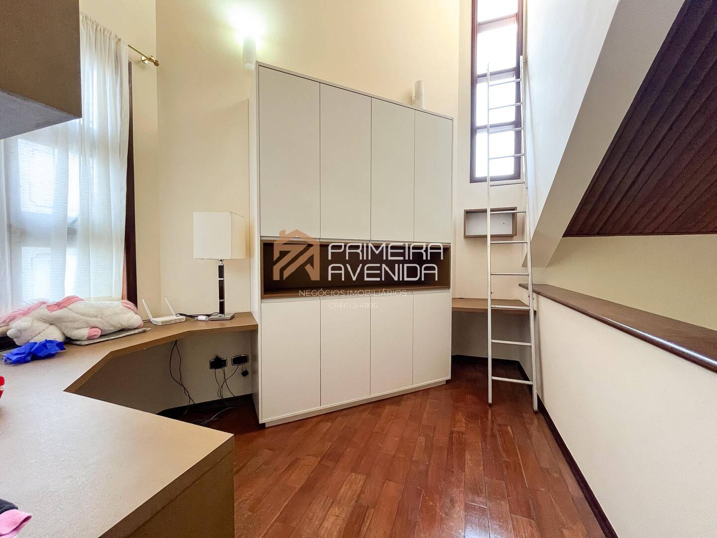 Casa à venda com 4 quartos, 340m² - Foto 8
