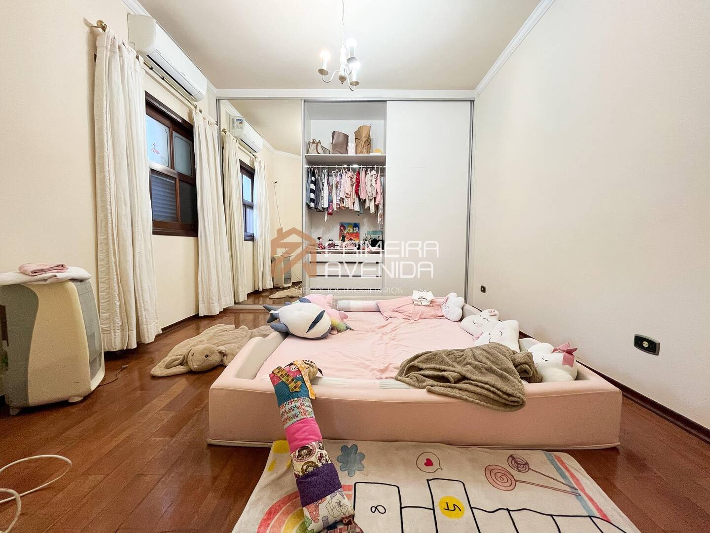Casa à venda com 4 quartos, 340m² - Foto 17